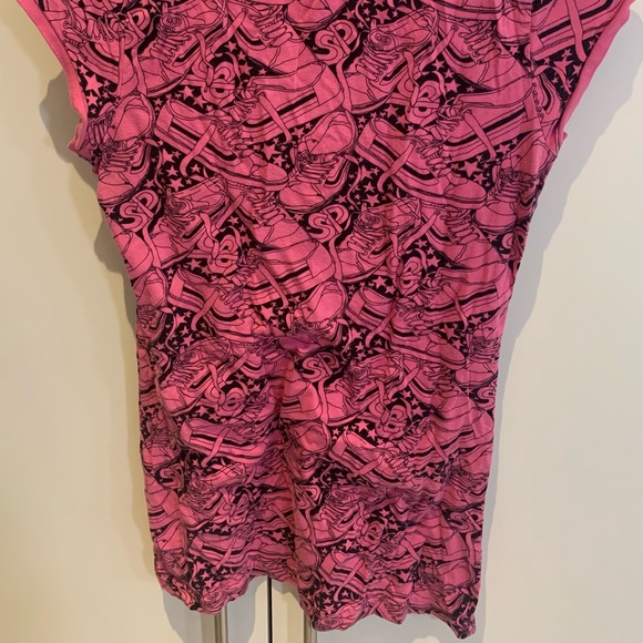 Bright pink, long, shoe print tank top - Picture 2 of 4